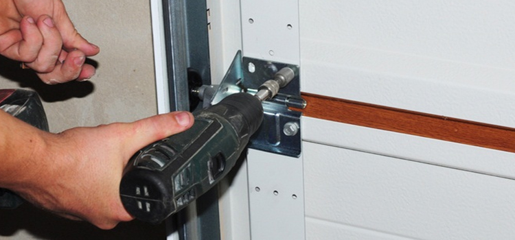 residential garage door service in Imperial Point